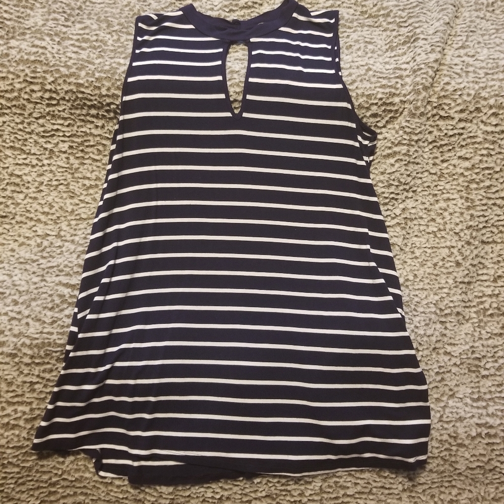 Sleeveless blouse